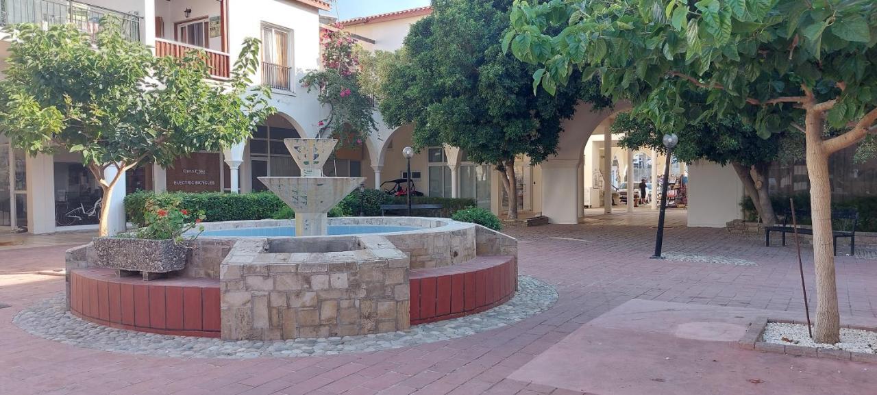 Eleantre Holiday Apartments Paphos Bagian luar foto